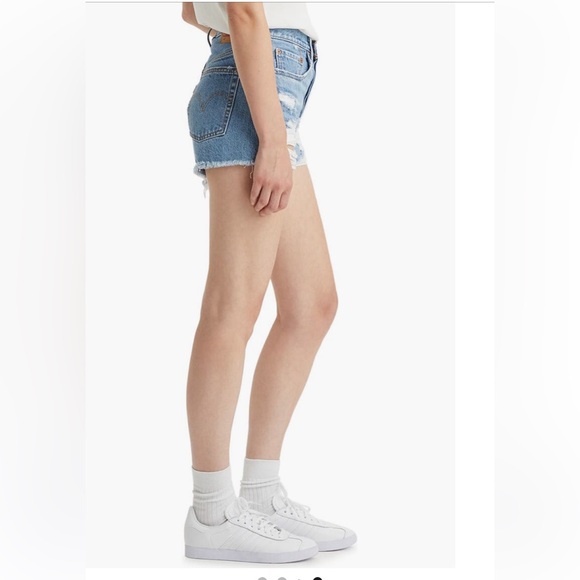 LEVI’S Shorts NWT 501 High Rise Ripped Button Fly In Quiet Riot Blue Size 24 - Picture 3 of 10